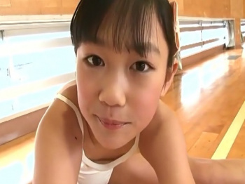 【動画あり】際どいカメラワークで一世を風靡した美少女アイドルのIVがこちらの画像