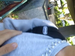 【盗撮動画】一線を越えたパンチラ撮り師による声掛けお触り動画が完全に常軌を逸していると話題に…の画像