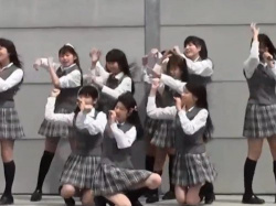 【盗撮動画】YouTubeで50万回再生を記録した強風アイドルライブステージ映像、また流出してしまうの画像