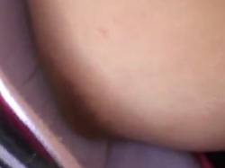 【盗撮動画】アホそうな素人ギャル騙して乳首GET余裕でした！至近距離から激撮する胸チラスナイパーさんの画像