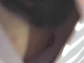 【盗撮動画】結婚式会場は胸チラの宝庫！でも乳首見れるとわかってても中々ここまでは出来ないよな...の画像
