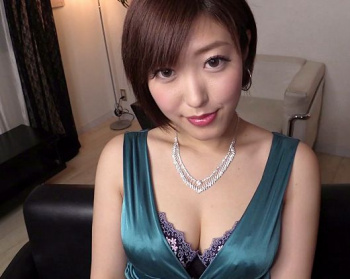 ＜オナサポ＞巨乳の淫乱お姉さんが疑似チンポを使って主観画面で激しくオナニーしてくれるの画像