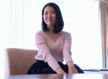 色気漂う三十路の人妻が性欲全開で浮気セックス！旦那に隠れて男と激しくハメ狂う！の画像