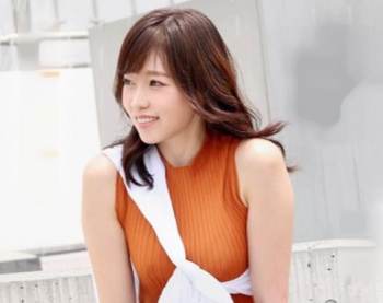 ＜ハメ撮り＞バックで突かれて激しく乱れる四十路のエッチな素人熟女！４２歳の人妻が不貞アクメの画像