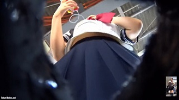 【逆さ撮り盗撮】隙だらけのセーラーJKちゃん達の逆さブラいただきます！の画像