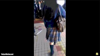 【盗撮】梟 夢の国に向かう電車の痴漢映像001の画像