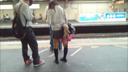 【ふくろう作品】めくり撮りパンチラ part12　新年特別編～2日間撮影制服私服セット～【JKパンチラ盗撮】の画像