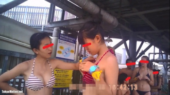 夏娘2 プールの監視員が盗撮したビキニ娘たち【水着盗撮】の画像