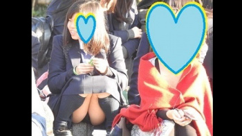 【パンチラ盗撮】【YUKI】制服姿の可愛いコを発見!!(FHD)大変です!!パンツが見えてますよ9の画像