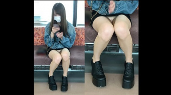 【パンチラ盗撮】【月光仮面】パンチラを警戒するも何度も白パンツを見せてしまうドエロいお姉さん(其の三)の画像