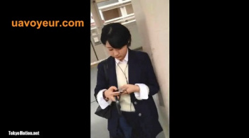 【パンチラ盗撮】【ピンクの時計】スカートめくちゃいました!Vol.021の画像
