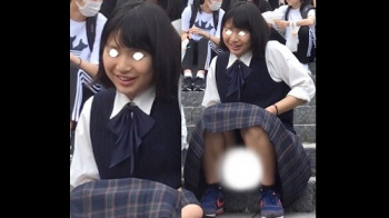 【パンチラ盗撮】【MM】【Full HD】妄想vol.104「制服でリラックスしているところを…」の画像