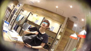 [逆さHERO動画] 店員撮り３５！ピュアな店員オナニーのお手伝いに一生懸命。顔と中身は比例する。＜パンチラ盗撮＞の画像