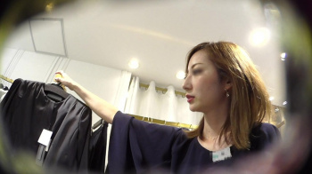 [逆さHERO動画] 店員撮り３７！ソソるぜ！ホステスにいそうな洗練された美人！！＜パンチラ盗撮＞の画像