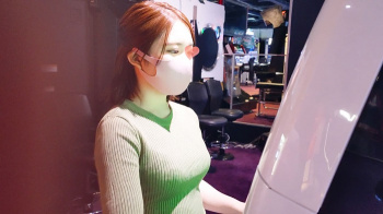 [パンティーキャッチャー動画]【ゲーセン盗◯】豊満巨乳美少女！！！食い込みぷるぷるパンチラ♪＜パンチラ盗撮＞の画像