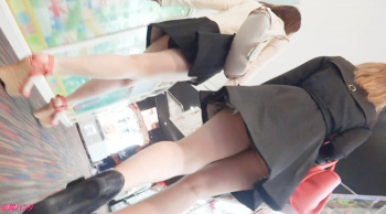 [美尻ハンター動画] セクシーなタイトワンピース パンスト越しのPとめり込んだプリ尻のギャル＜パンチラ盗撮＞の画像