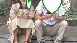 [ＹＵＫＩ動画] (FHD)大変です!!何かに夢中になり、パンツが見えてますよ225＜パンチラ盗撮＞の画像