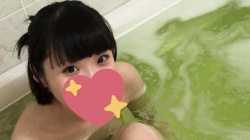 [JKがJKのお風呂を盗撮してみた動画] 「加○そ○ パート1」吹奏楽部仲間♪口の中が白い液体でぐちゅぐちゅになる行為ってなーんだ？＜特典付き＞＜盗撮＞の画像