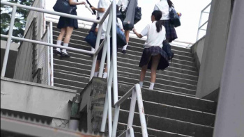[美脚ゲッター動画]【再販】神風がJK達のスカートをめくりまくり！！！＜JKパンチラ盗撮＞の画像