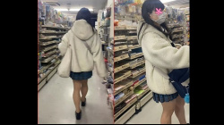 [ケバブサンド動画] 貴重！！青チェ発見粘着！5日間＜JKパンチラ盗撮＞の画像