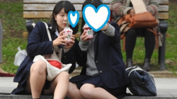 [ＹＵＫＩ動画]【再販】開脚＆美少女＆発見！！（ＦＨＤ）黒パンのけーちゃん！！大変です！！パンツが見えてますよ特別編２６＜JKパンチラ盗撮＞の画像