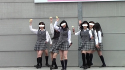 [コエンジ動画]【アイドル候補】制服ミニスカ強風イベント【ＰＡＲＴ２】＜パンチラ盗撮＞の画像