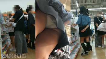 [Ｓランク冒険者動画]【Q133】反撃　それは思わぬ落とし穴＜パンチラ盗撮＞の画像