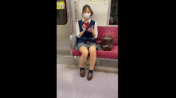 [ミニスカハンター動画] 清楚美人歯科女子のエロ過ぎ食い込みP丸見え！大開脚もりまんにぱいチラも堪能たっぷり盗撮＜JKパンチラ盗撮＞の画像