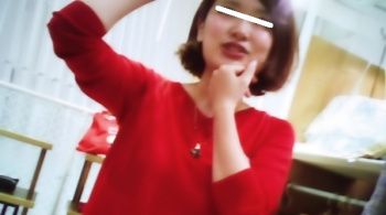 [Mr.研修生動画] 48 試着室お着替え 店員さん 赤ワンピ＜パンチラ盗撮＞の画像