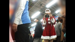 [Mr.研修生動画] 49 サンタコスプレ 店員さん 4人＜パンチラ盗撮＞の画像