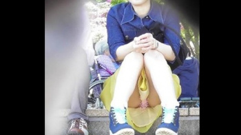 [originate1動画] デート中の彼女パンチラ～動画～2＜パンチラ盗撮＞の画像