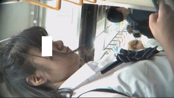 [peco動画] ｋ追い撮り対面フロント(３名)＜JKパンチラ盗撮＞の画像