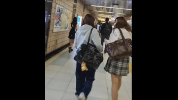 [あいす動画] 白002＜JKパンチラ盗撮＞の画像