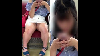 [MEM動画] 2019夏電車対面041（顔出し期間限定版）清楚系美少女JDの豪快対面パンティ＜パンチラ盗撮＞の画像