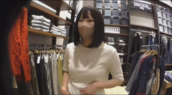 [逆さHERO動画]【再販】お嬢様娘を着替えさせ！！＜パンチラ盗撮＞の画像