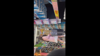 [よんよん動画] #2可愛い姉妹のWチラ＋オタクお姉さんのテカパン＜パンチラ盗撮＞の画像