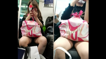 [いつもここから動画] とにかく太ももと股＜パンチラ盗撮＞の画像