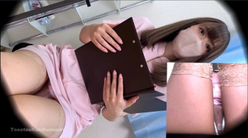 [とう撮くん動画]【衝撃マル秘映像】美容皮膚科にて見付けた激エロ下着の神看護師11(ほぼマ●コ丸見え状態のスケスケP)＜盗撮＞の画像