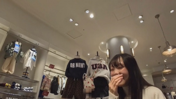 [逆さHERO動画]【再販】あの日見たパンツの色を僕達はまだ知らない。ロリ畑にいた薄幸の少女＜パンチラ盗撮＞の画像