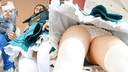 [コス生動画]【コスプレイヤー5人】階段で撮影中のレイヤーをローアングルから隠し撮り！＜パンチラ盗撮＞の画像