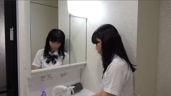 [PSG動画] 【民泊着替え】別マンション編！美人妻、貴重なJK盗撮！合計2名。190-191人目＜盗撮＞の画像