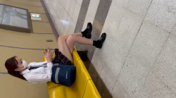 [KOBA動画] 3日間粘着！あのめっちゃ可愛いJKちゃん！赤チェックめくりました③＜JKパンチラ盗撮＞の画像