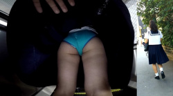 [みみずく動画] めくり05 S セーラー＜JKパンチラ盗撮＞の画像