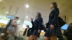 [ガチイダク動画] ガチ111【60fps】青空に写るピンクの生！初めての声かけフロント逆さも収録！24分4人収録＜JKパンチラ盗撮＞の画像