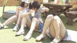 [おこめアレルギー動画] 大学サークル活動×夏休みのBBQ大会に来てたサークル女子大生4人のパンチラ胸チラ撮り放題 　3/4＜パンチラ盗撮＞の画像