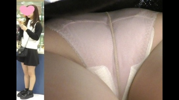 [ピリ肉動画] #30 綺麗なミニスカお姉さんのスト越しピンクパンツに大接近＜パンチラ盗撮＞の画像