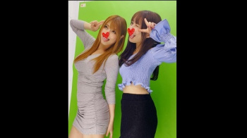 Insta●●amとTwi●●erのフォロワー数５０万人超えの美女インフルエンサー2人と3Pハメ撮りセックスの画像