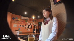 とある制服カフェで入店したての美少女JKを自宅に連れ込んで隠し撮りしちゃいましたの画像