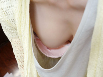 『浮きブラ誘惑＼ＮＴＲ奥様』しゅごいしゅごぃ鬼ピス…止めないで。ピンク乳首で間男を連れ込む妻が生棒欲しがる企画wwwwwwwwの画像