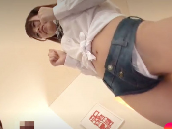 『中出し＼尻降りダンス乙女』視てぇホットパンツ…フェラしちゃうぉ。ノリノリ制服娘がタ生誕騎乗位で注入させちまう企画wwwwwwwwwの画像